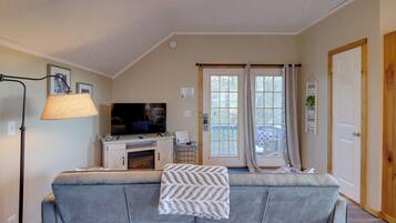 Apartment (0 Bedroom) | Interior