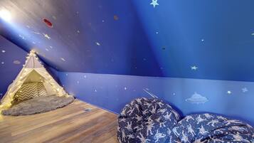 Apartment (0 Bedroom) | Interior