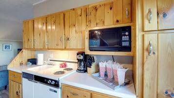 Apartment (0 Bedroom) | Interior