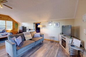 Apartment (0 Bedroom) | Interior