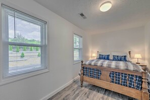 2 bedrooms, bed sheets