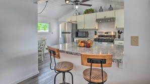 Private kitchen - Charming Franklin Retreat w/ Porch & Fire Pit (Franklin)
