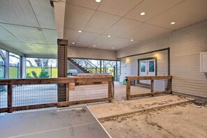 House (5 Bedrooms) | Interior - Spacious Vacation Home: 10 Mi to Lavon Lake! (Blue Ridge)