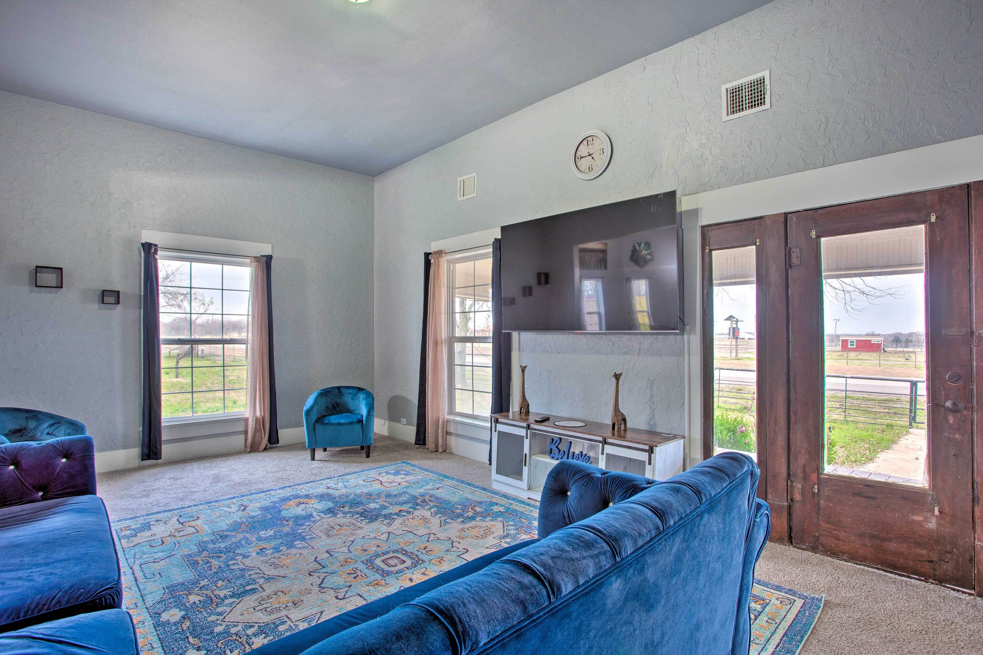 House (5 Bedrooms) | Interior