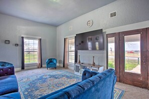 House (5 Bedrooms) | Interior - Spacious Vacation Home: 10 Mi to Lavon Lake! (Blue Ridge)