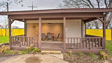 House (5 Bedrooms) | Interior