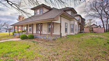 House (5 Bedrooms) | Interior