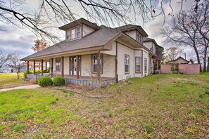 House (5 Bedrooms) | Interior - Spacious Vacation Home: 10 Mi to Lavon Lake! (Blue Ridge)