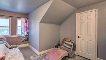 House (5 Bedrooms) | Interior