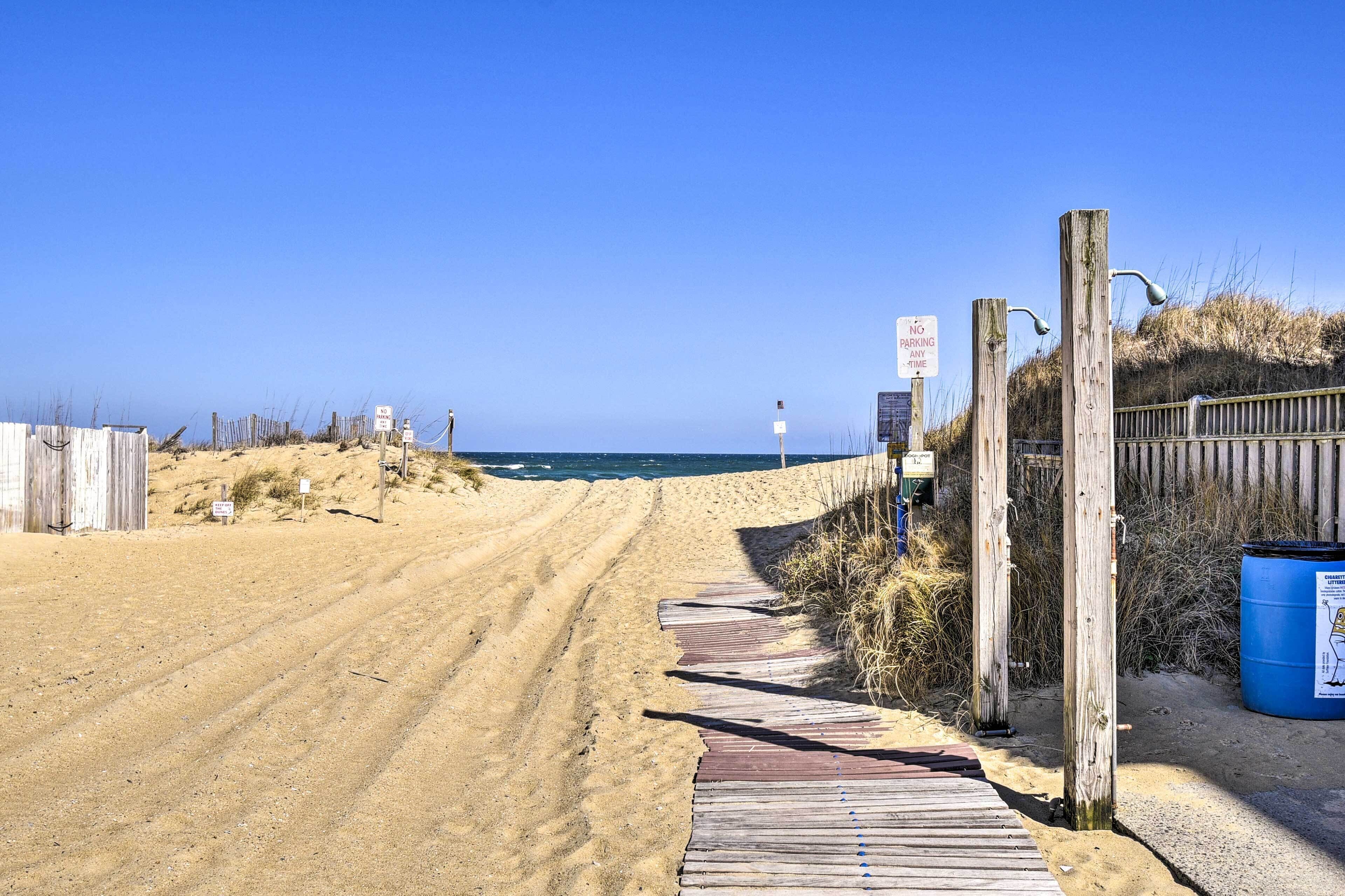 'sand Pebbles': Bright Bungalow - Steps to Beach!