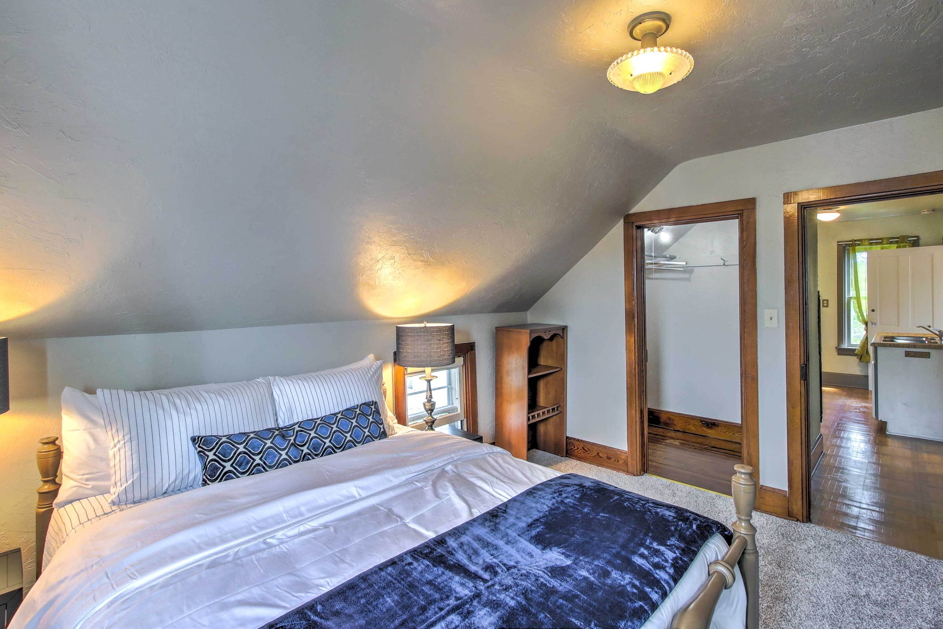 Two Rivers Home w/ Yard ~ Half Mile to Beach!