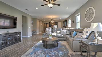 House (4 Bedrooms) | Interior