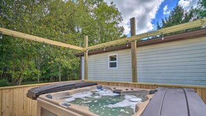 Unclassified image, 4 of 32, button - 'take 5' Retreat w/ Hot Tub: Relax, Rest, Refresh! (Somerset)
