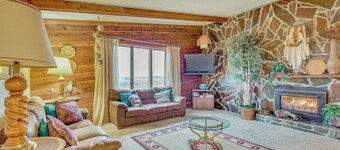 < 3 Mi to Lake Sakakawea! Hunting & Fishing Lodge