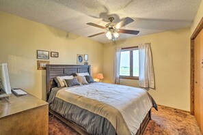 Hus (4 Bedrooms) | 4 soverom, strykejern/-brett og sengetøy