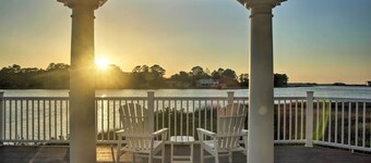 Shared Pool & Bay Access: Ocean View Retreat