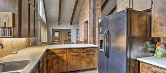 Pet-friendly Lake Athens Home w/ Fireplace!