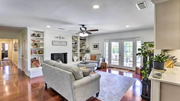 House (4 Bedrooms) | Interior