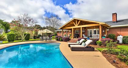 Sunny Florida Abode - Patio, Pool, & Fire Pit