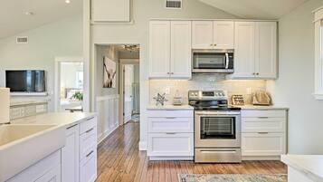 Cottage (2 Bedrooms) | Interior