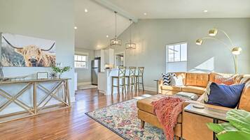 Cottage (2 Bedrooms) | Interior