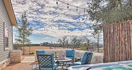 Comfy Hill Country Haven w/ Private Hot Tub!