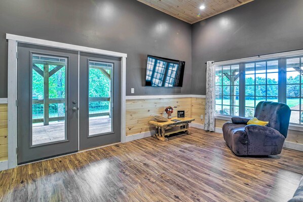 House (2 Bedrooms) | Interior