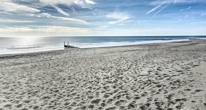 Bright Condo Half-block to Cape May Beach!