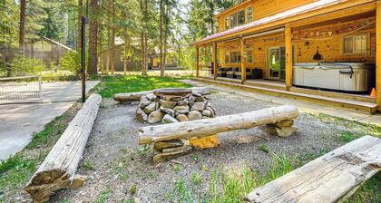 Cle Elum Lake Home w/ Hot Tub & Mountain Views