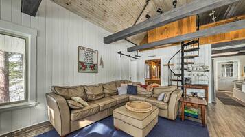 House (4 Bedrooms) | Interior