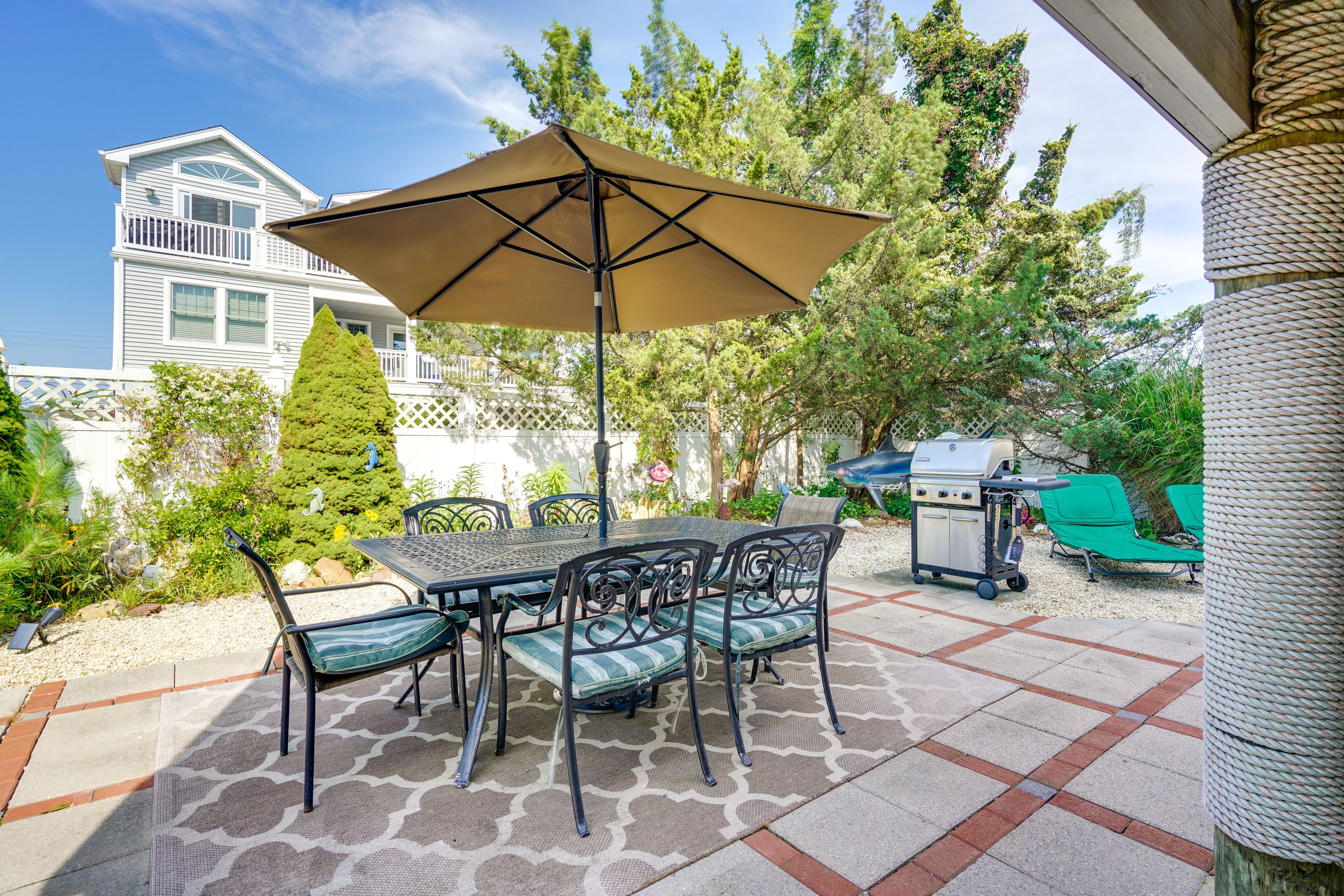 New Jersey Home - Deck, Grill & Walkable to Beach!