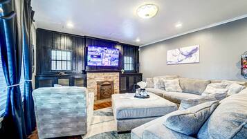 House (4 Bedrooms) | Front of property