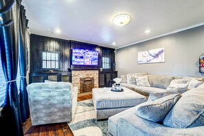 House (4 Bedrooms) | Front of property