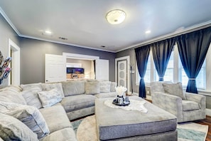 House (4 Bedrooms) | Interior