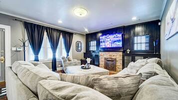 House (4 Bedrooms) | Interior