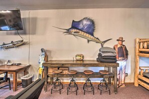 House (1 Bedroom) | Interior - Pheasant Game Farm Missouri Vacation Rental! (Braymer)