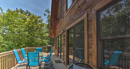 Deck + Game Room: Lakefront Landrum Cabin!