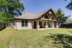 House (4 Bedrooms) | Interior - Chic Texas Abode w/ Patio & Fenced-in Yard! (Tomball)