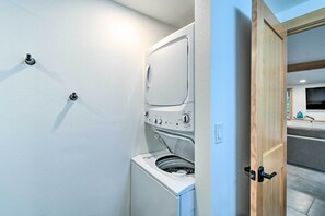 House (1 Bedroom) | Interior