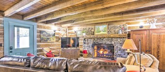 Lovely Flat Rock Cabin From 1905 w/ Fireplace