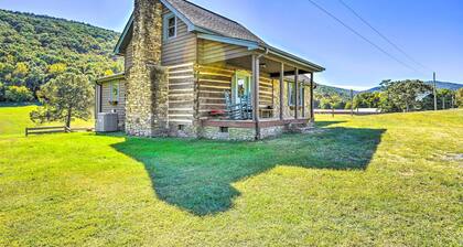 Lovely Flat Rock Cabin From 1905 w/ Fireplace