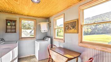 House (1 Bedroom) | Interior