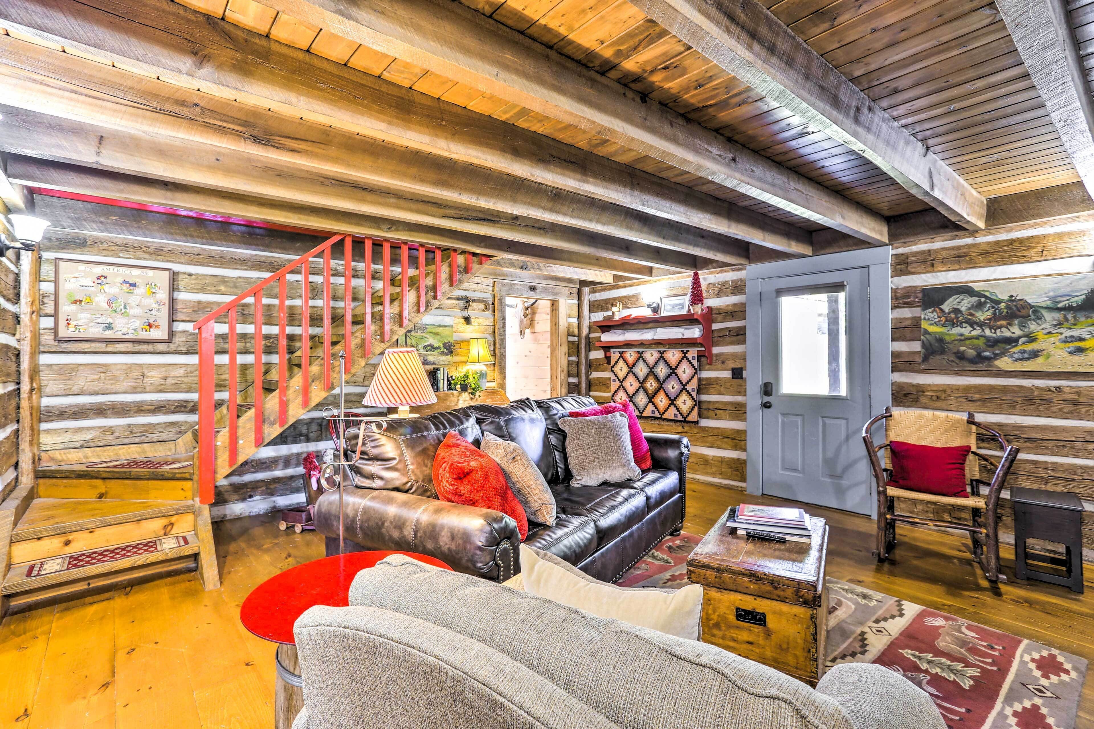 Lovely Pet-friendly Flat Rock Cabin From 1905