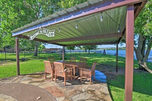 House (5 Bedrooms) | Interior - Spacious Granbury Home w/ Lakefront Outdoor Oasis! (Granbury)