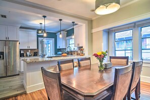 House (3 Bedrooms) | Interior - Bright St Petersburg Home w/ Pergola & Garden (St. Petersburg)