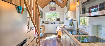 Shared Dock & Lake Access: Daingerfield Tiny Home