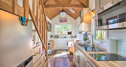 Shared Dock & Lake Access: Daingerfield Tiny Home