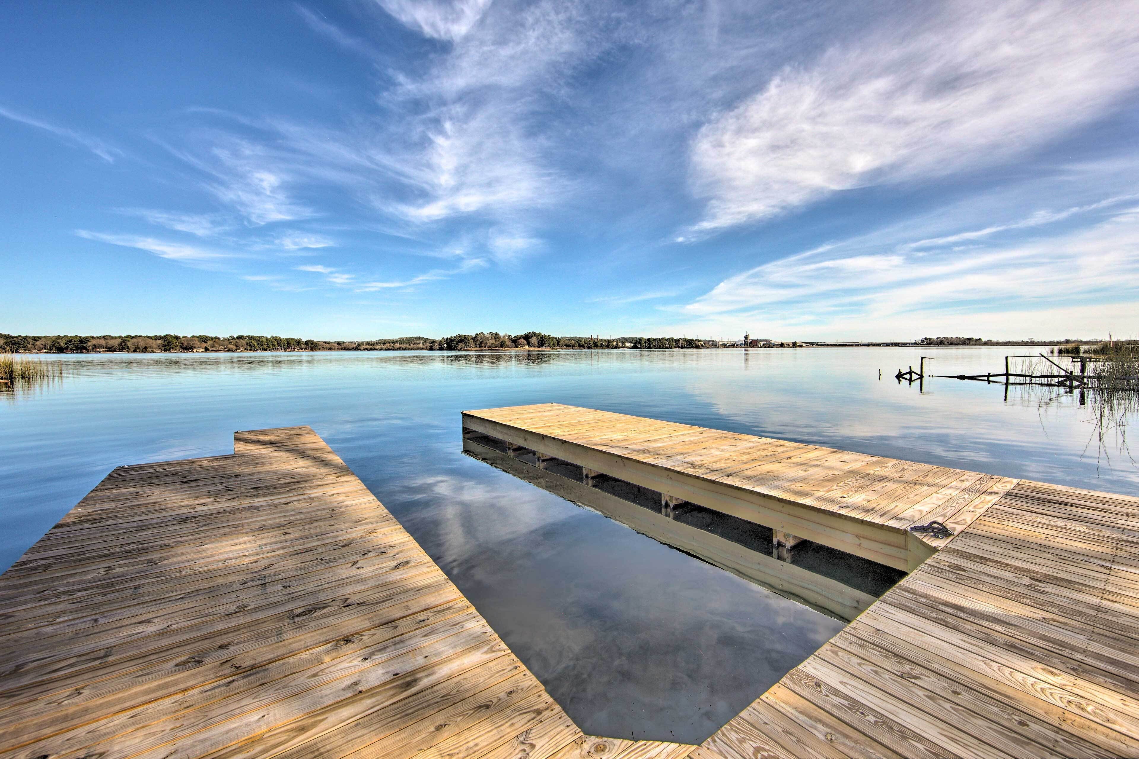 Daingerfield Tiny Home w/ Shared Dock & Lake View!