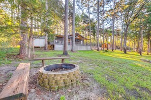 House (3 Bedrooms) | Interior - Lakefront Crockett Cabin w/ Boathouse & Kayaks! (Grapeland)