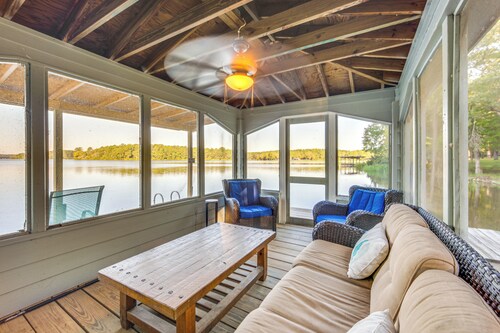 Lakefront Crockett Cabin w/ Boathouse & Kayaks!